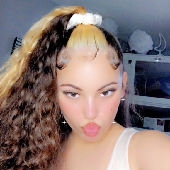 Meet your Posher, Kiara - Picture 2 of 2